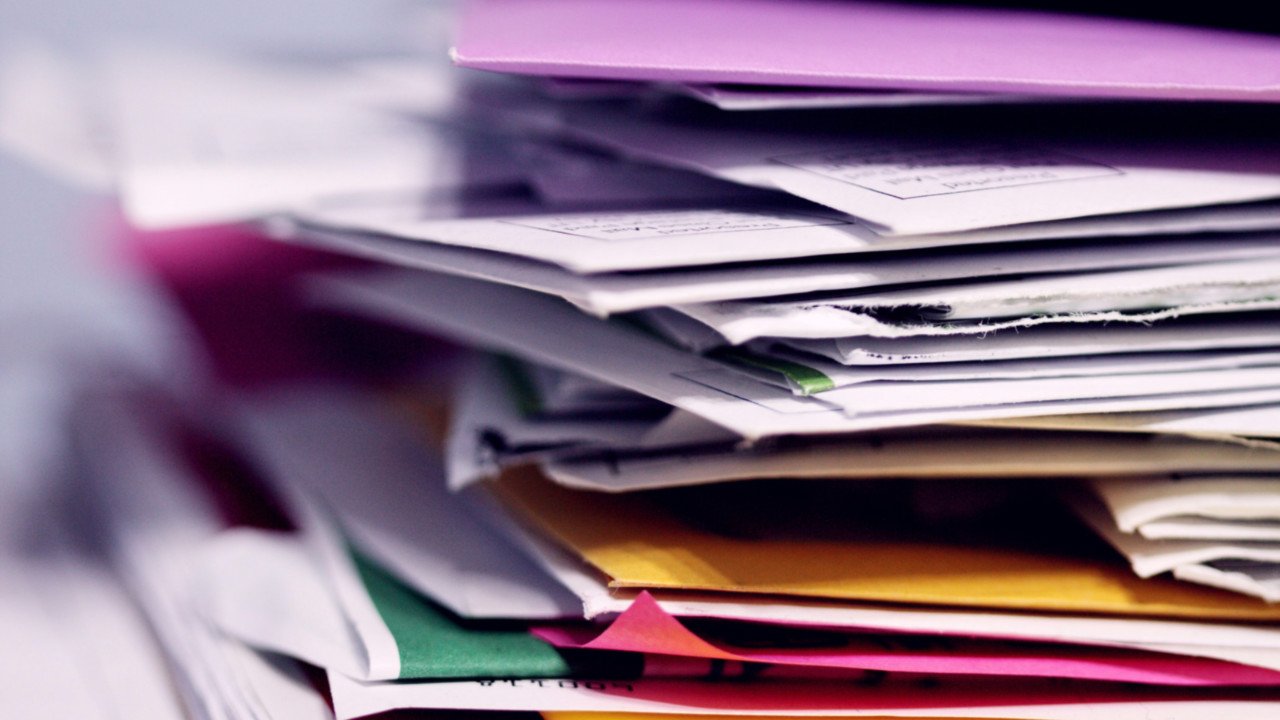 Paperwork backlog 16×9 1280×720 Transformation of a pile of paperwork